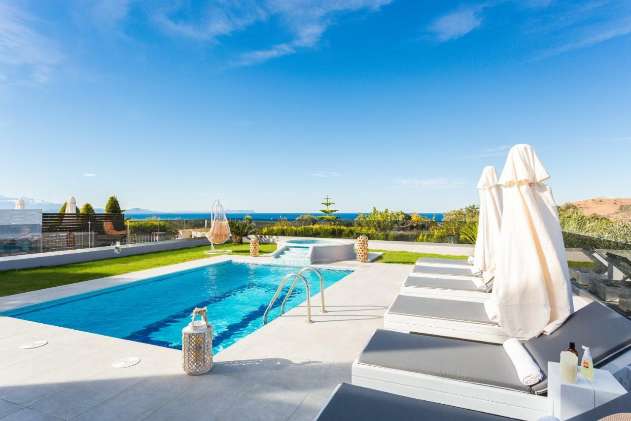 Evangelos Villas, Lavish Touch, By Thinkvilla Angeliana  エクステリア 写真