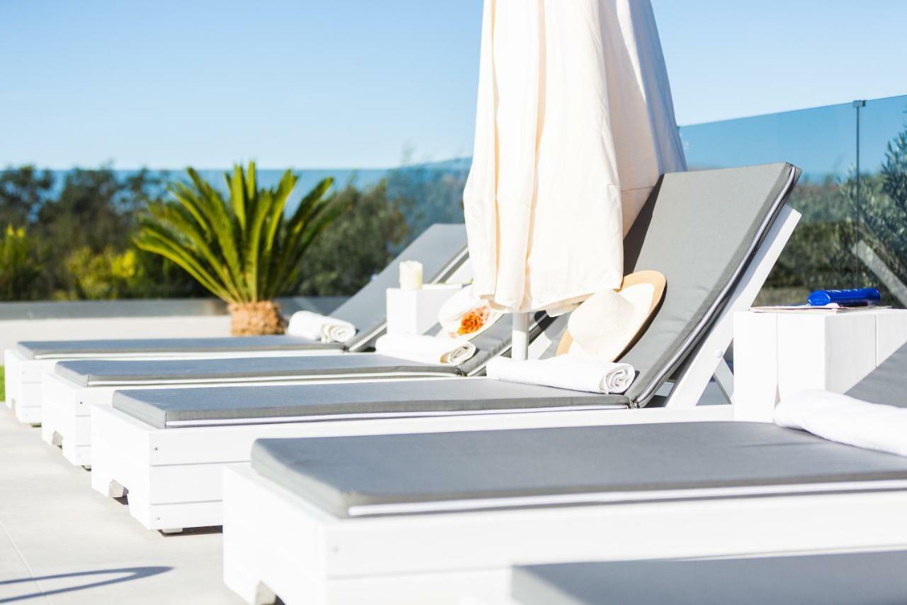 Evangelos Villas, Lavish Touch, By Thinkvilla Angeliana  エクステリア 写真