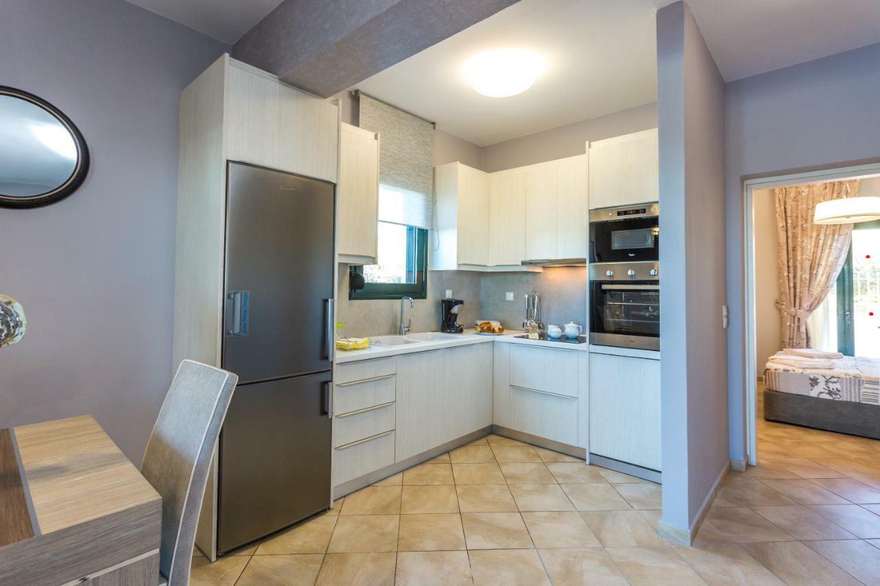 Evangelos Villas, Lavish Touch, By Thinkvilla Angeliana  エクステリア 写真