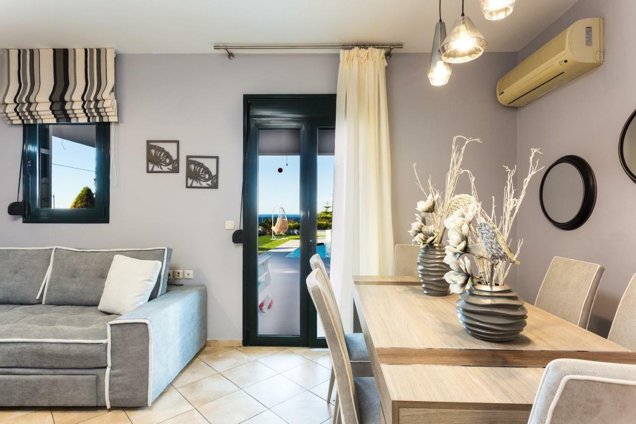 Evangelos Villas, Lavish Touch, By Thinkvilla Angeliana  エクステリア 写真