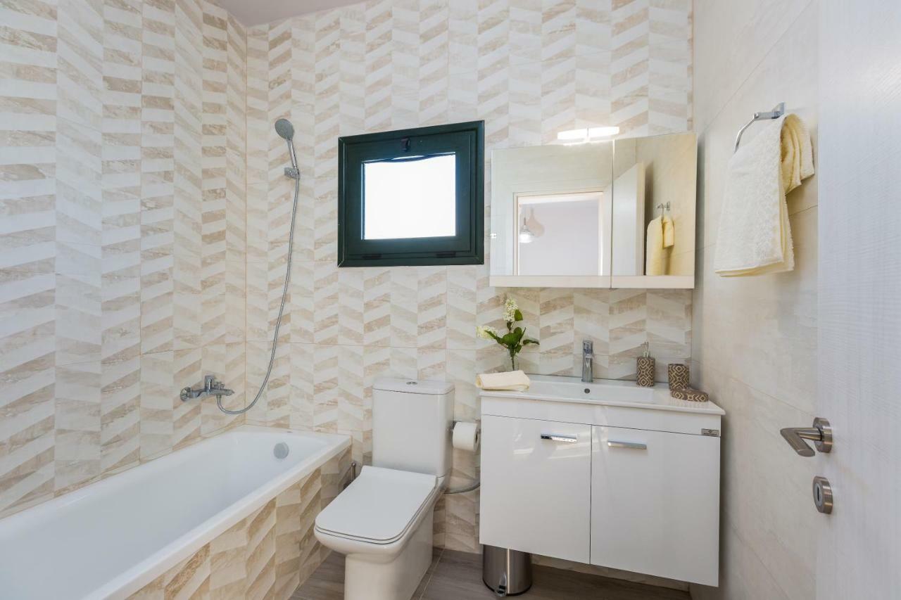 Evangelos Villas, Lavish Touch, By Thinkvilla Angeliana  エクステリア 写真