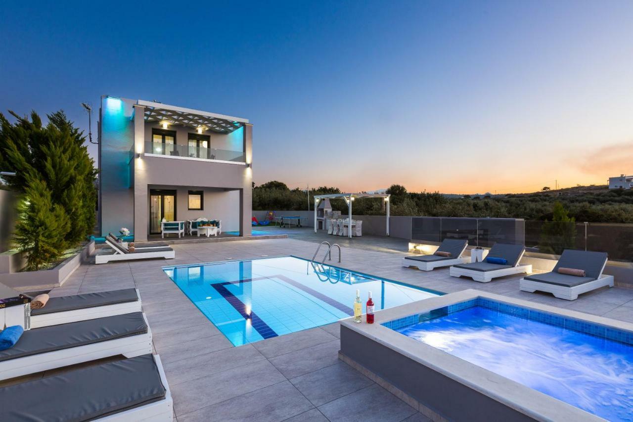Evangelos Villas, Lavish Touch, By Thinkvilla Angeliana  エクステリア 写真