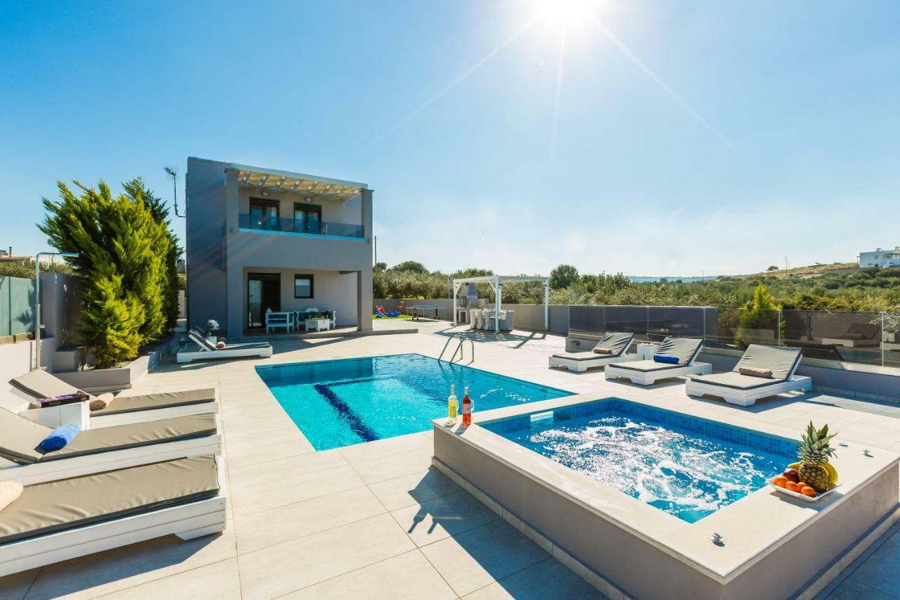 Evangelos Villas, Lavish Touch, By Thinkvilla Angeliana  エクステリア 写真
