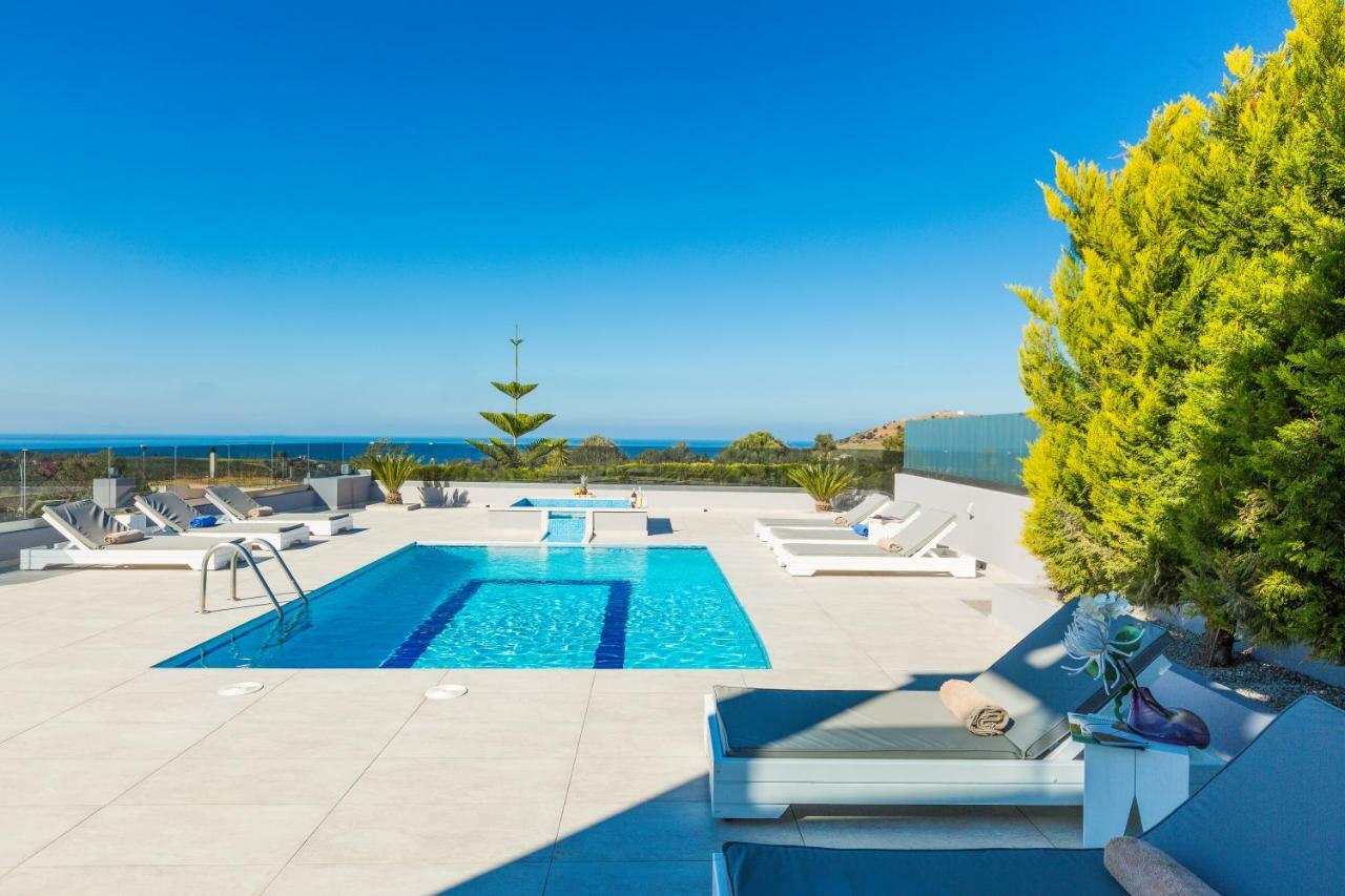 Evangelos Villas, Lavish Touch, By Thinkvilla Angeliana  エクステリア 写真