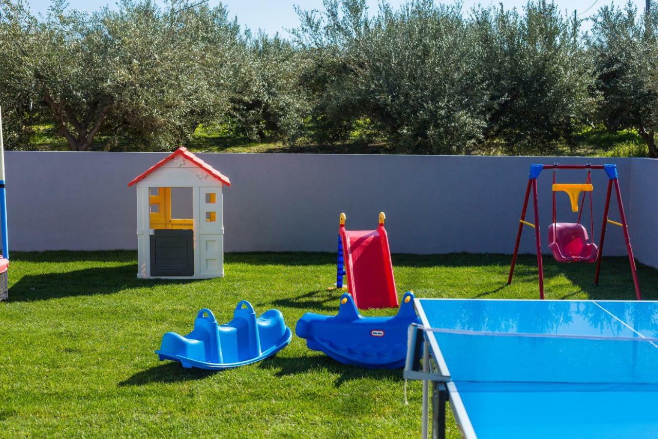 Evangelos Villas, Lavish Touch, By Thinkvilla Angeliana  エクステリア 写真