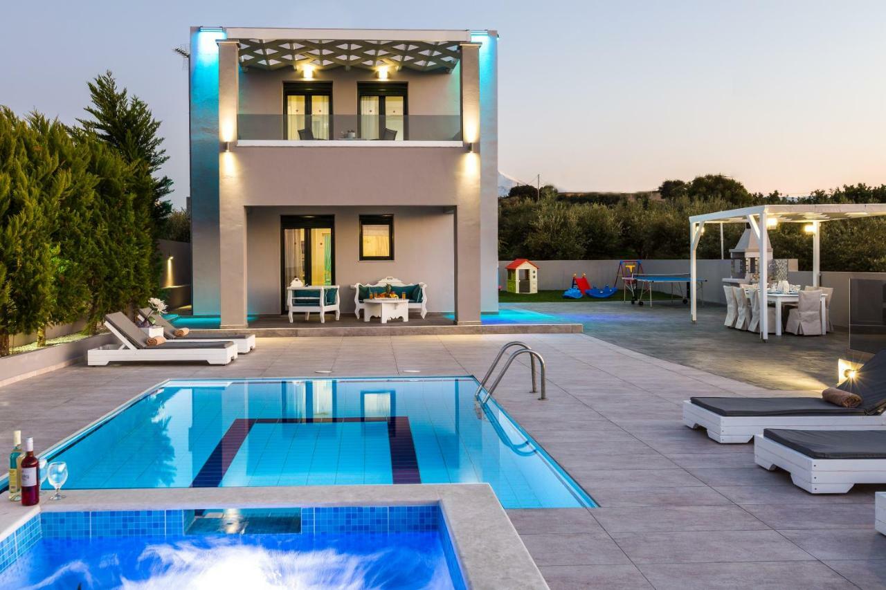 Evangelos Villas, Lavish Touch, By Thinkvilla Angeliana  エクステリア 写真