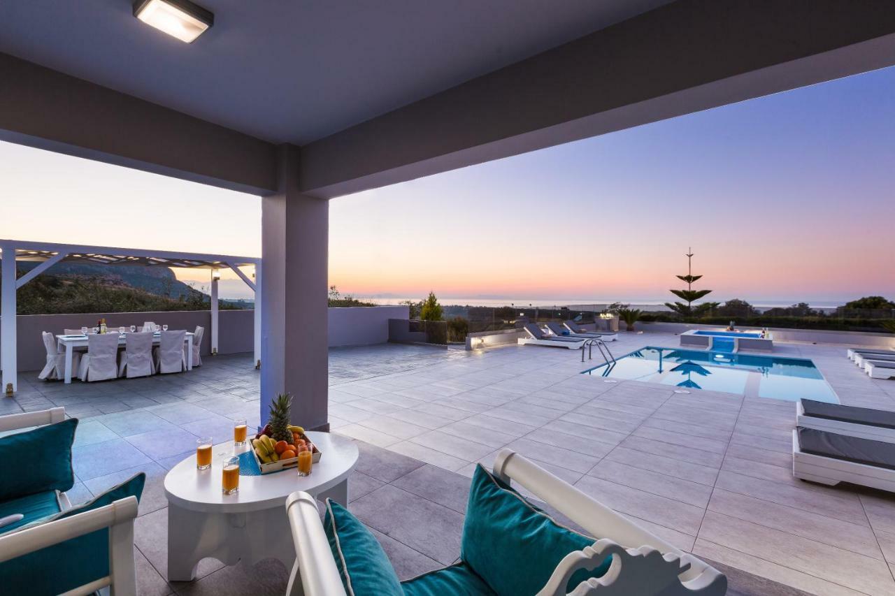 Evangelos Villas, Lavish Touch, By Thinkvilla Angeliana  エクステリア 写真