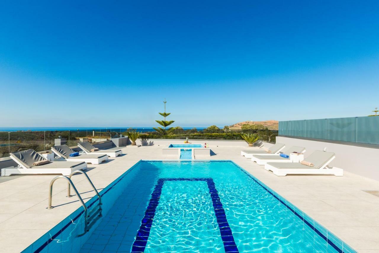 Evangelos Villas, Lavish Touch, By Thinkvilla Angeliana  エクステリア 写真