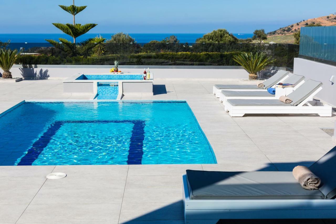 Evangelos Villas, Lavish Touch, By Thinkvilla Angeliana  エクステリア 写真
